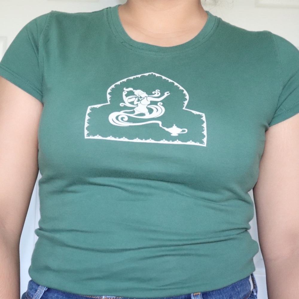 NWT  Green Graphic Tee Women’s sz Medium